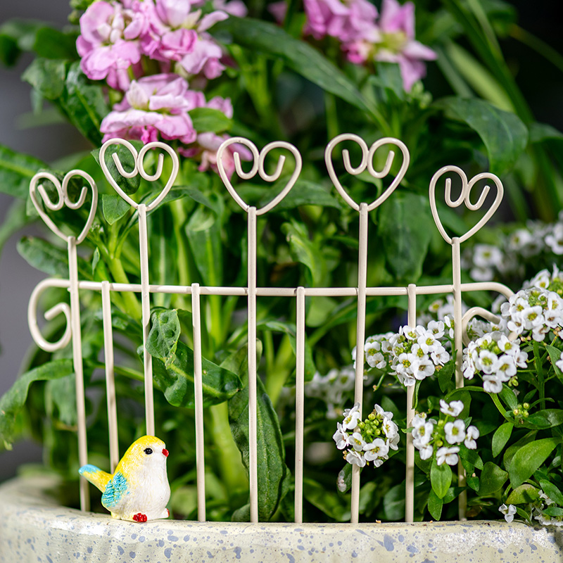 Whimsical Mini Iron FlowerPot  - Succulent Arrangement Mini avis et prix